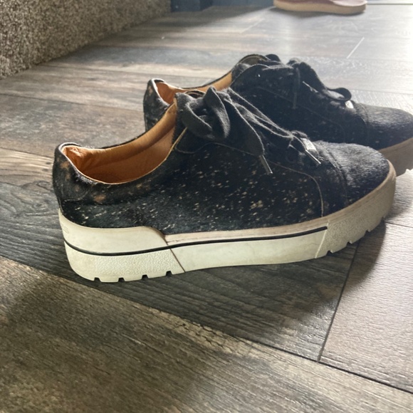 Cow skin J/Slides - Picture 3 of 3